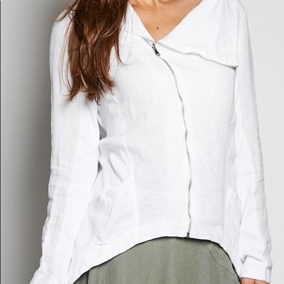 Inizio Tops - NWT - Inizio Italian White Linen Zip Jacket